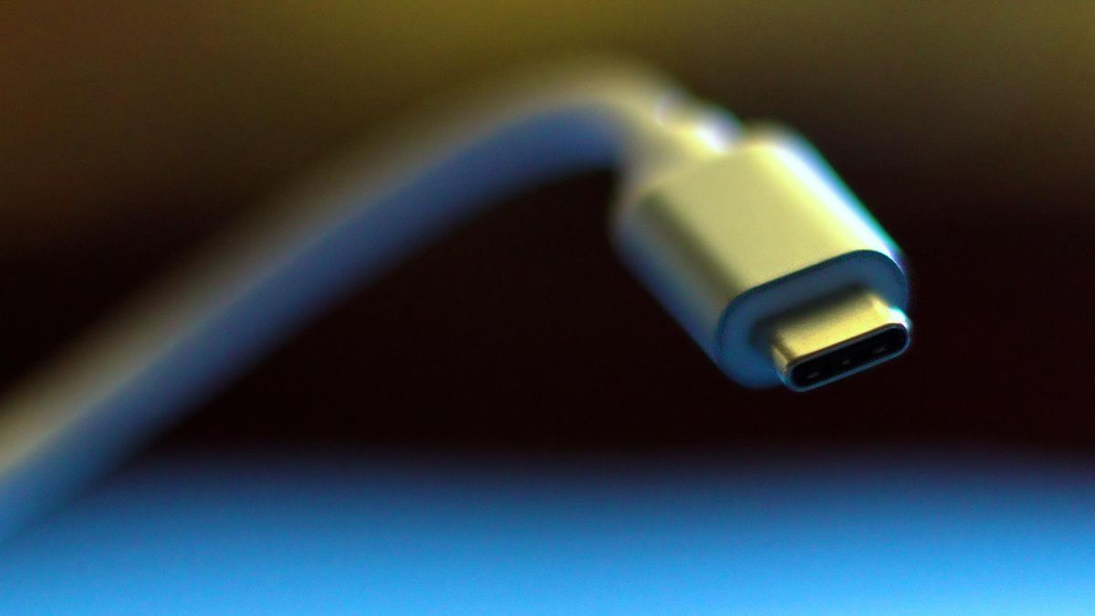 ‘El pòdcast d’El Periódico’: Per al 2024 els iPhones es carregaran igual que els Android ‘El pòdcast d’El Periódico’: Per al 2024 els iPhones es carregaran igual que els Android