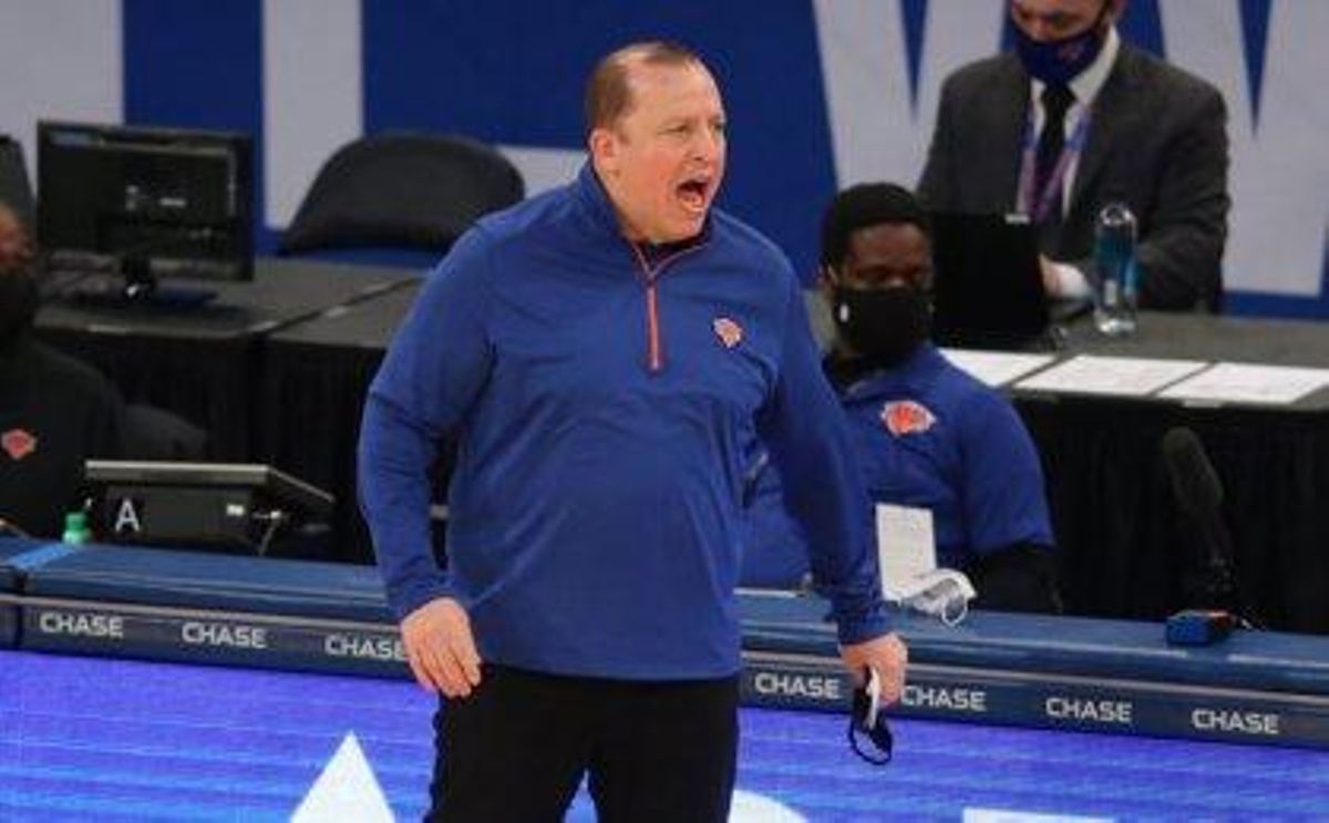 El entrenador de los Knicks, Tom Thibodeau, en un lance de partido. El entrenador de los Knicks, Tom Thibodeau, en un lance de partido.