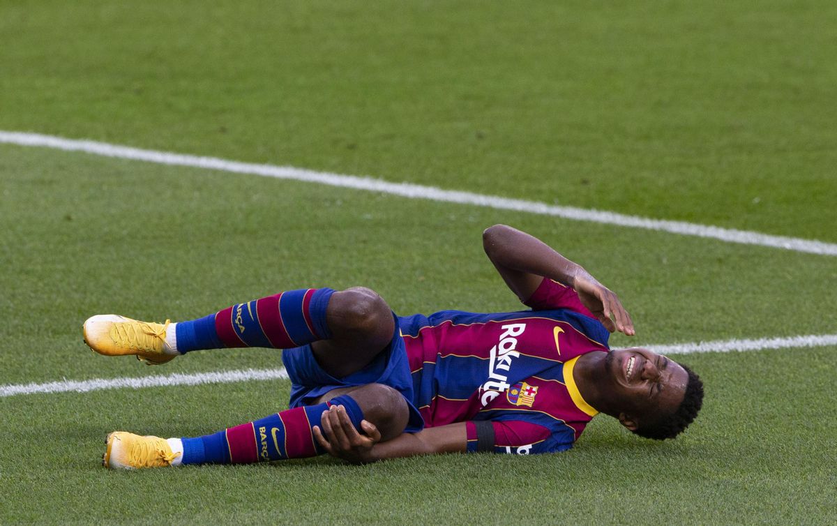 Ansu Fati sufrió una grave lesión de rodilla ante el Betis en el Camp Nou. Ansu Fati sufrió una grave lesión de rodilla ante el Betis en el Camp Nou.