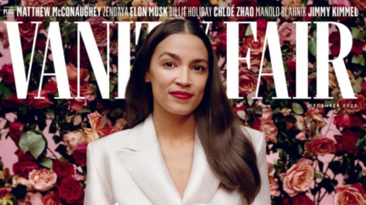 La congresista Alexandria Ocasio-Cortez, con un traje de Aliétte en la portada de diciembre de ’Vanity Fair’. La congresista Alexandria Ocasio-Cortez, con un traje de Aliétte en la portada de diciembre de ’Vanity Fair’.