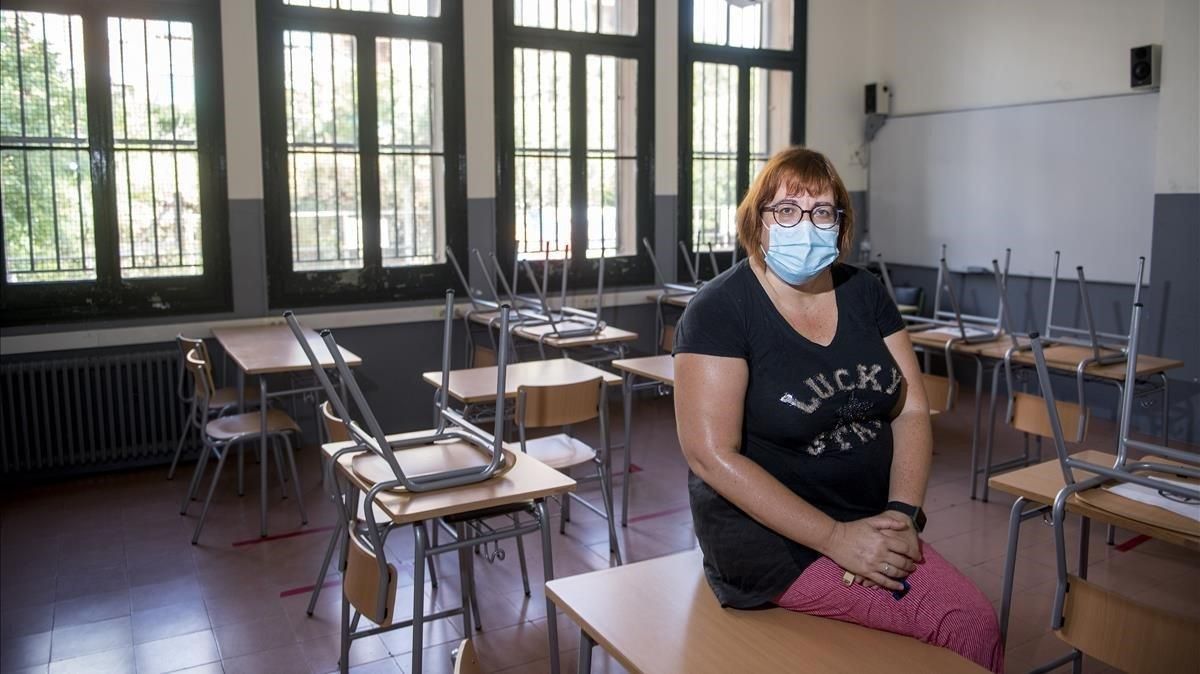 Núria Prunés, directora d'un institut a Barcelona: «Ens donen responsabilitats que no ens toquen» Núria Prunés, directora d'un institut a Barcelona: «Ens donen responsabilitats que no ens toquen»