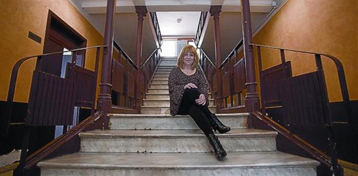 Pons i Gallarza, 58 De asistente en ensayos a actrizEL PRIMER LUGAR DE ENSAYO DE LA COMPAÑÍA DE TEATRO L’OU NOU FUEEL CASAL, «NO LO LLAMO CASAL CATÒLIC, PERO ESE SU NOMBRE», DICE. Pons i Gallarza, 58 De asistente en ensayos a actrizEL PRIMER LUGAR DE ENSAYO DE LA COMPAÑÍA DE TEATRO L’OU NOU FUEEL CASAL, «NO LO LLAMO CASAL CATÒLIC, PERO ESE SU NOMBRE», DICE.