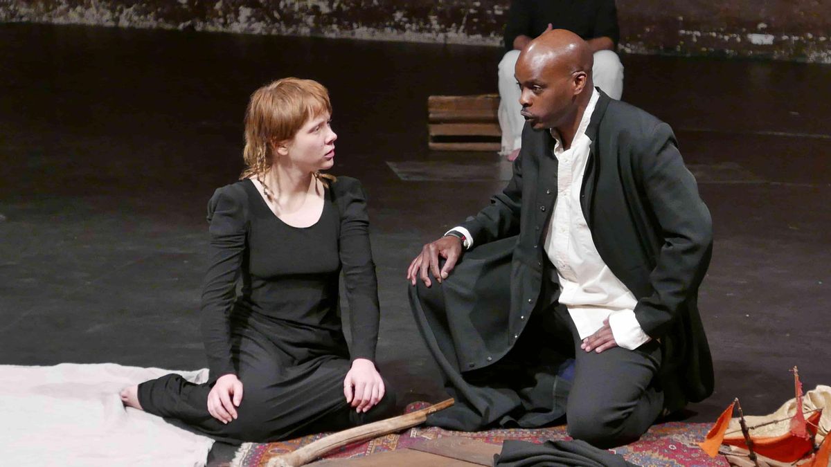 Un momento del montaje de Peter Brook, ’Tempest Project ’ Un momento del montaje de Peter Brook, ’Tempest Project ’