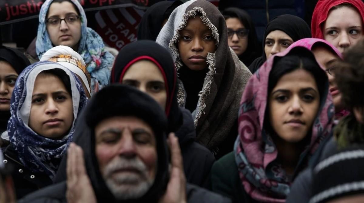 Inmigrantes se manifestan este viernes en Nueva York contra la política migratoria de Trump. Inmigrantes se manifestan este viernes en Nueva York contra la política migratoria de Trump.