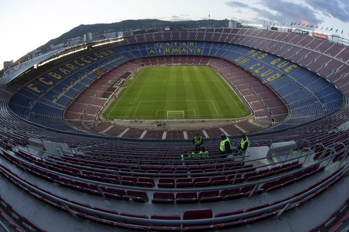 Vista general del estadio del Camp Nou, hoy, día del referéndum que decidirá su próxima reforma. Vista general del estadio del Camp Nou, hoy, día del referéndum que decidirá su próxima reforma.