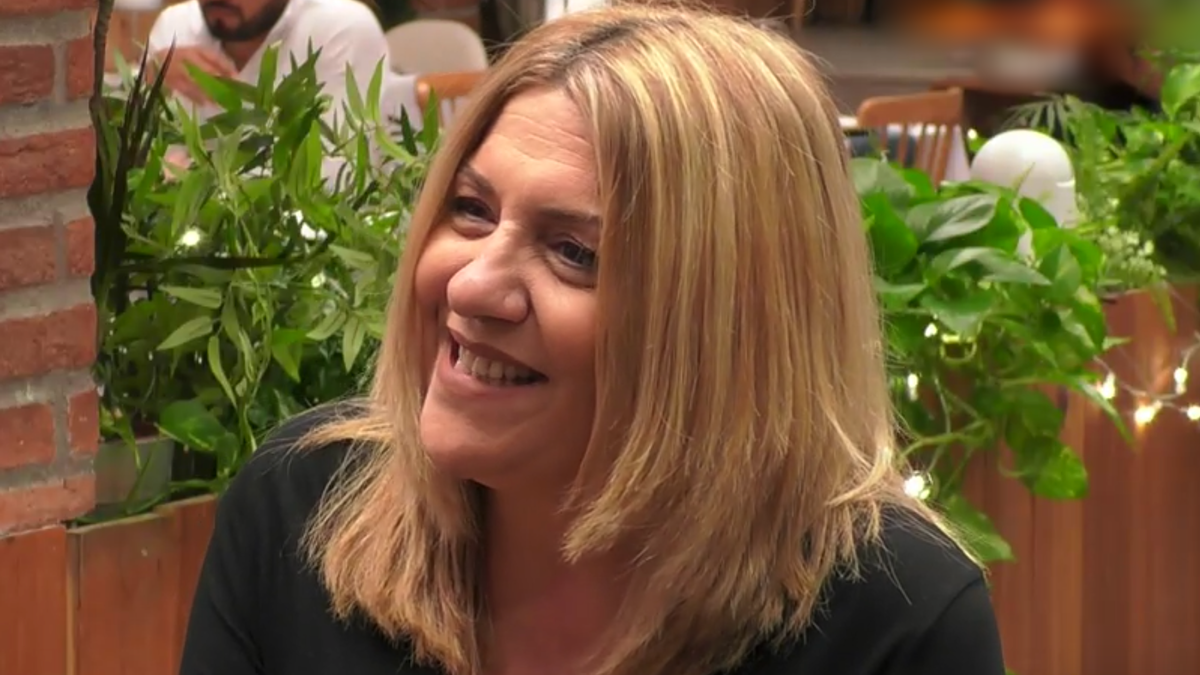 Esther revela a ‘First Dates’ el que li va dir la seva filla: «Em diu que a veure quan trobo un nòvio i me’n vaig de casa» Esther revela a ‘First Dates’ el que li va dir la seva filla: «Em diu que a veure quan trobo un nòvio i me’n vaig de casa»