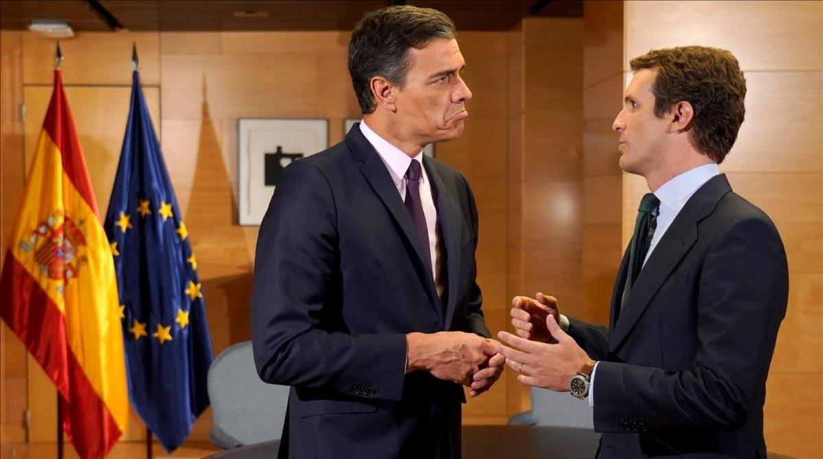 El presidente en funciones, Pedro Sánchez, y el líder del PP, Pablo Casado