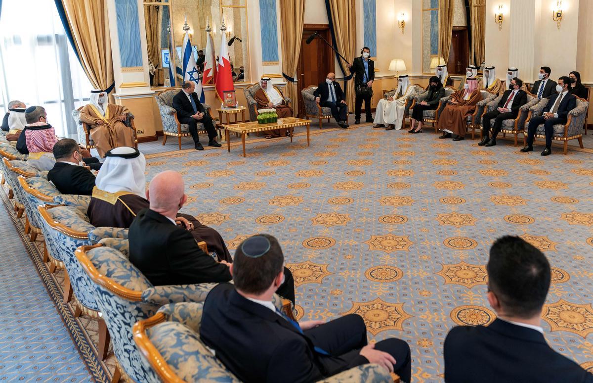 Bennett visita Bahrain per primera vegada per unir forces contra l’Iran
