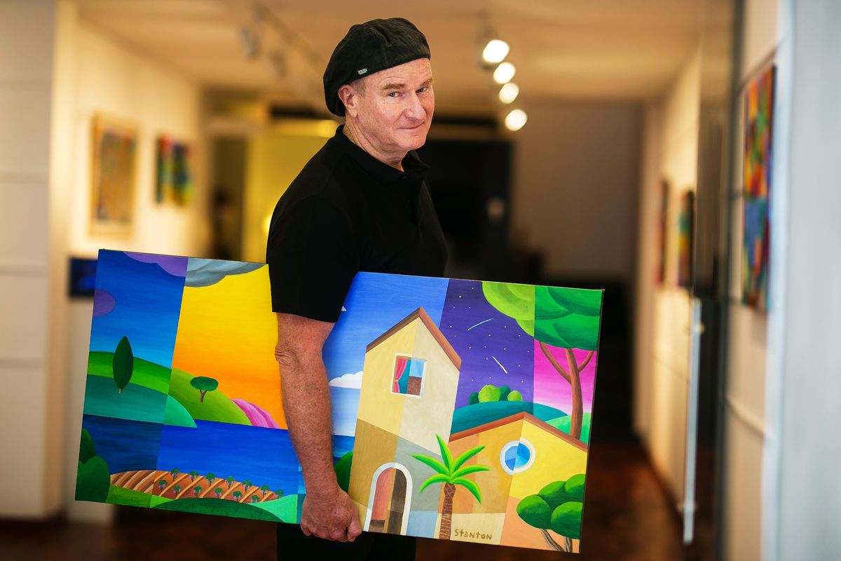 Philip Stanton, en la galería barcelonesa Barnadas, en Consell de Cent. 347. Bajo el brazo, ’Costa Brava Spring’. Philip Stanton, en la galería barcelonesa Barnadas, en Consell de Cent. 347. Bajo el brazo, ’Costa Brava Spring’.