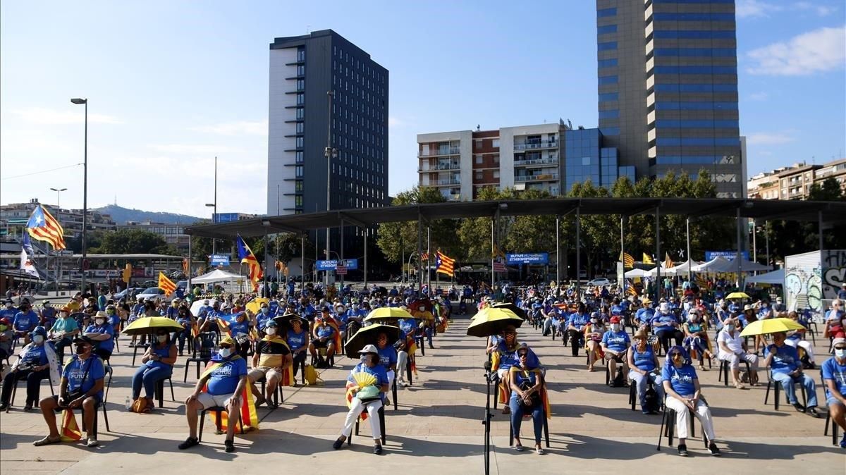 Acto para celebrar la Diada en la Plaza dels Països Catalans Acto para celebrar la Diada en la Plaza dels Països Catalans