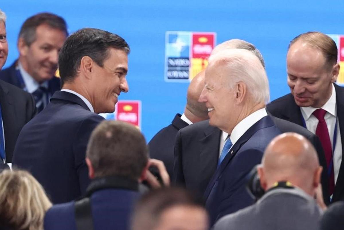 El presidente del Gobierno, Pedro Sánchez, y el presidente de Estados Unidos, Joe Biden, este 29 de junio de 2022 en el arranque de la 32ª cumbre de la OTAN, en el recinto ferial de Ifema, Madrid.