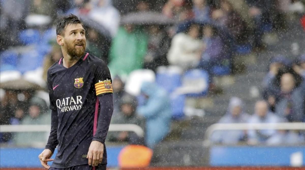Leo Messi, en el transcurso del Deportivo-Barça de Liga. 