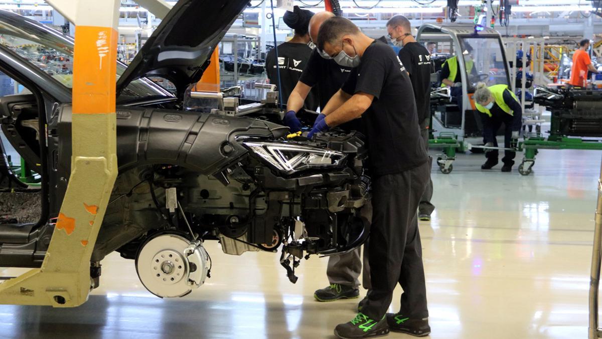 La producción nacional de vehículos mejora por primera vez en 2022
