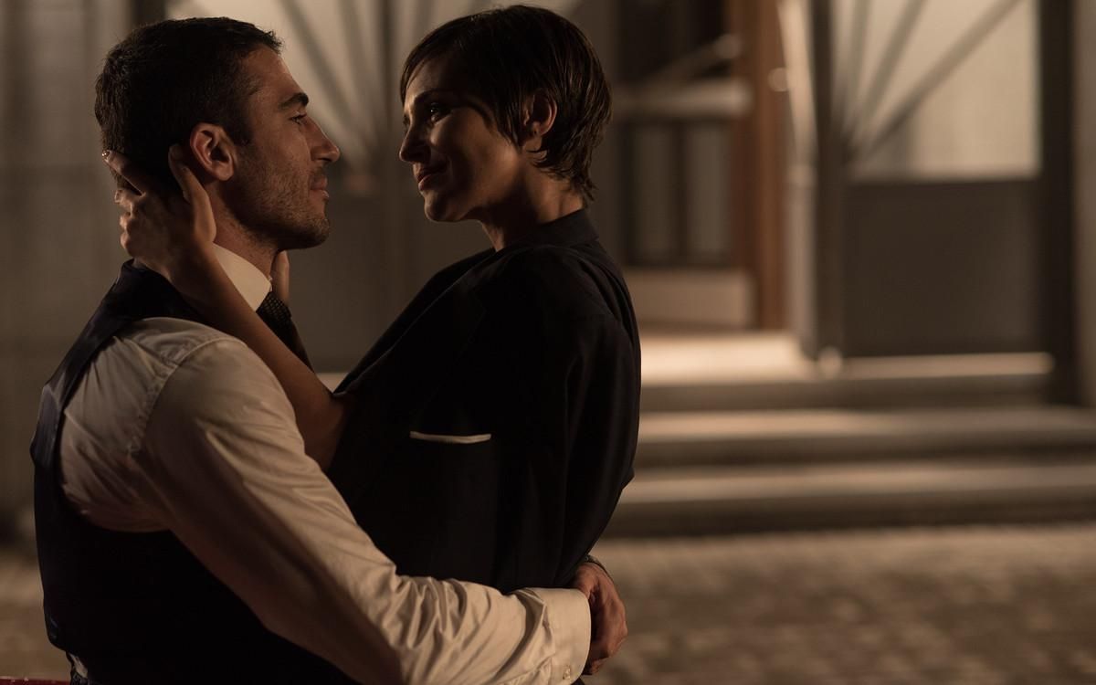 Miguel Ángel Silvestre y Paula Echevarría, en el capítulo final de ’Velvet’. Miguel Ángel Silvestre y Paula Echevarría, en el capítulo final de ’Velvet’.