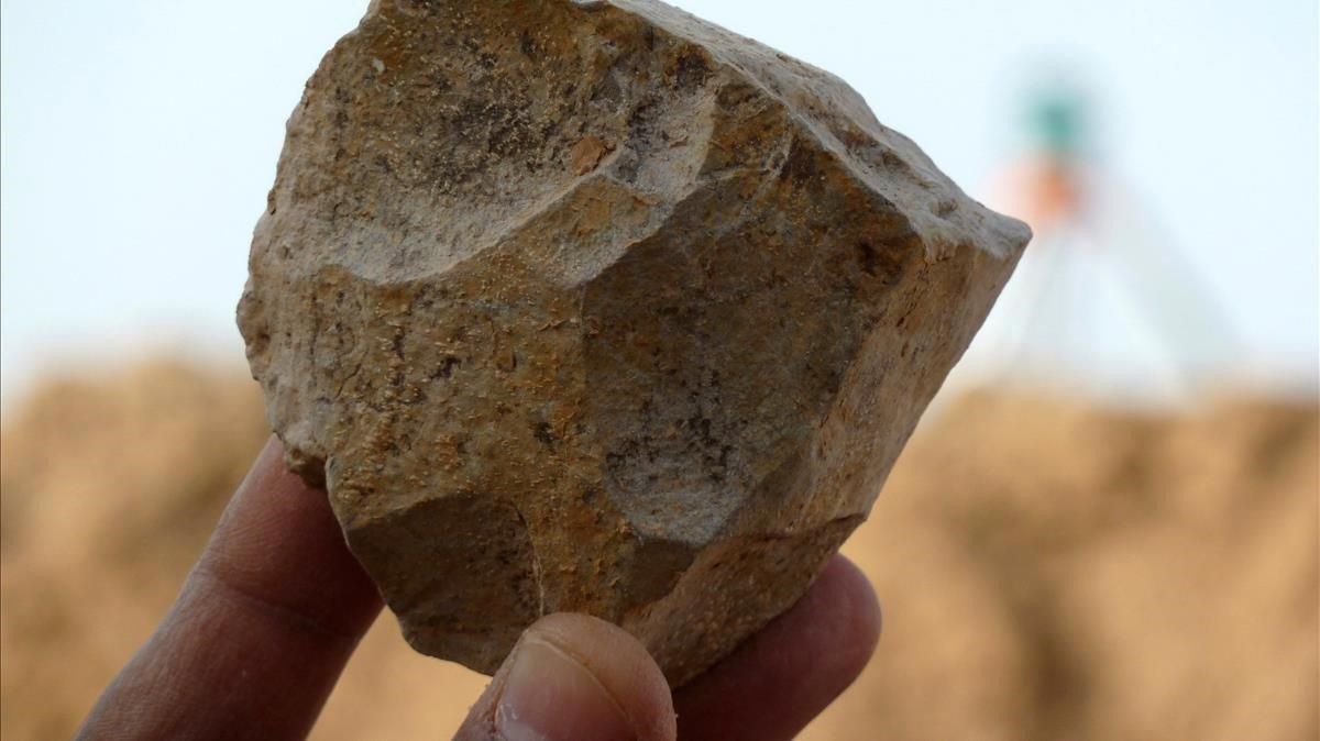Sílex hallado en un yacimiento humano del Norte de África. Sílex hallado en un yacimiento humano del Norte de África.
