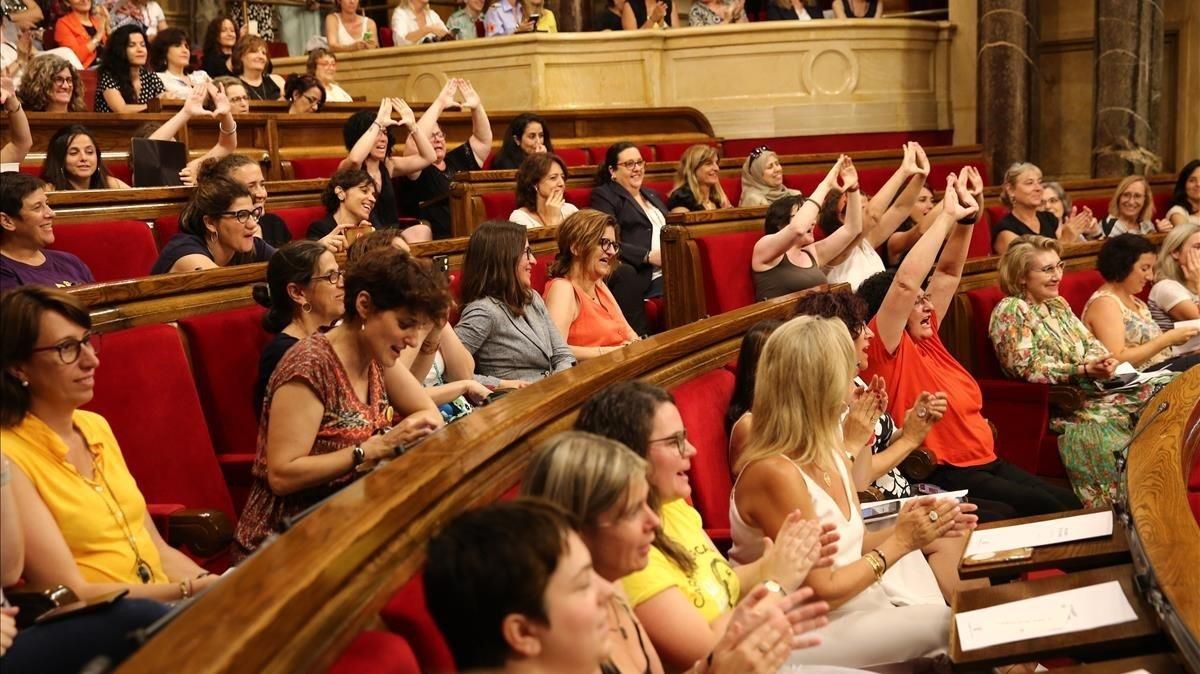 Pleno del ’Parlament de les Dones’. Pleno del ’Parlament de les Dones’.