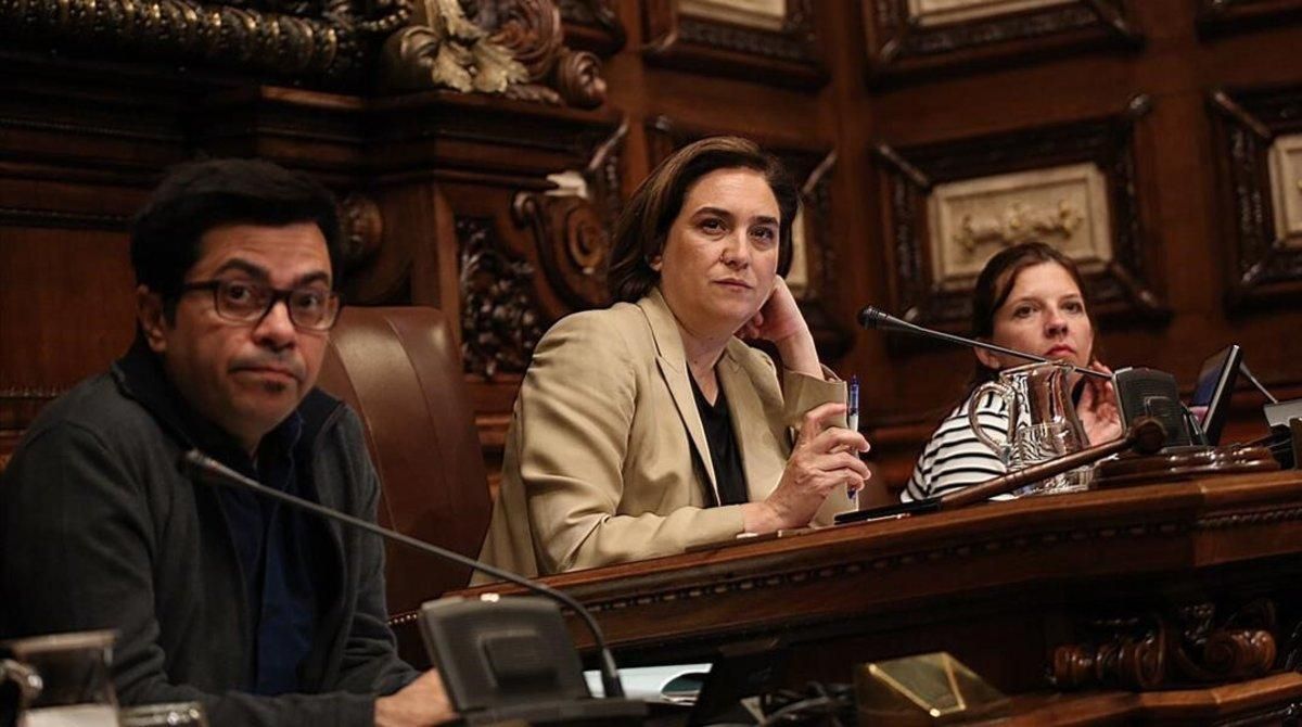 Colau retira la votació sobre la concessió de la Misericòrdia al Macba Colau retira la votació sobre la concessió de la Misericòrdia al Macba