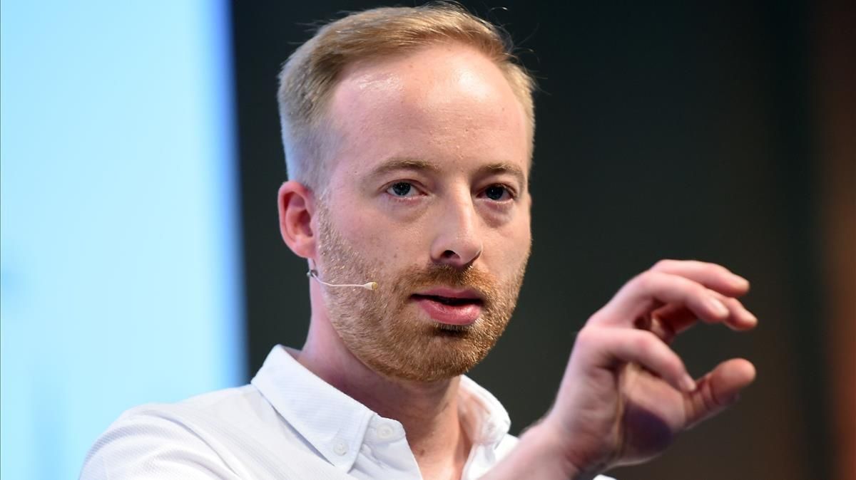 Berlin (Germany) 31 05 2016 - (FILE) - Zalando board member Rubin Ritter speaks during the annual shareholders meeting of Zalando SE in Berlin Germany 31 May 2016 (reissued 07 December 2020) Rubin Riter CEO of fashion site Zalando on 07 December 2020 announced he was stepping down in May 2021 to support his wife s career (Moda Alemania) EFE EPA BRITTA PEDERSEN GERMANY OUT Local Caption 52790689 Berlin (Germany) 31 05 2016 - (FILE) - Zalando board member Rubin Ritter speaks during the annual shareholders meeting of Zalando SE in Berlin Germany 31 May 2016 (reissued 07 December 2020) Rubin Riter CEO of fashion site Zalando on 07 December 2020 announced he was stepping down in May 2021 to support his wife s career (Moda Alemania) EFE EPA BRITTA PEDERSEN GERMANY OUT Local Caption 52790689
