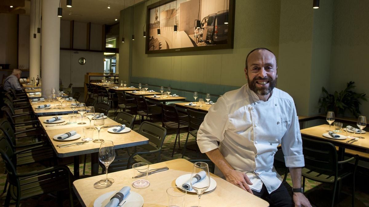 El chef Víctor Ferrer, en el comedor Slow de Bicnic. El chef Víctor Ferrer, en el comedor Slow de Bicnic.