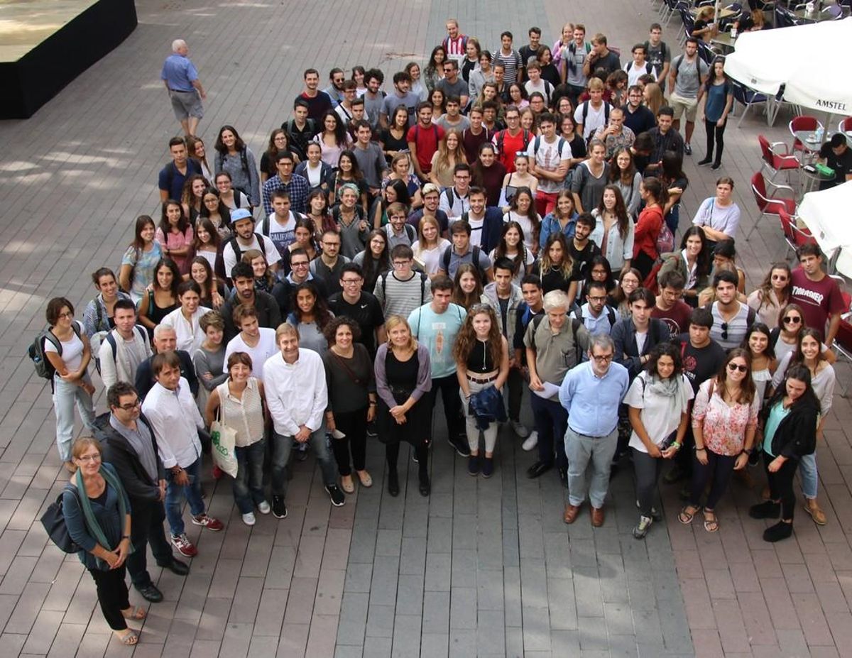 Estudiants de Disseny a Sant Boi. Estudiants de Disseny a Sant Boi.