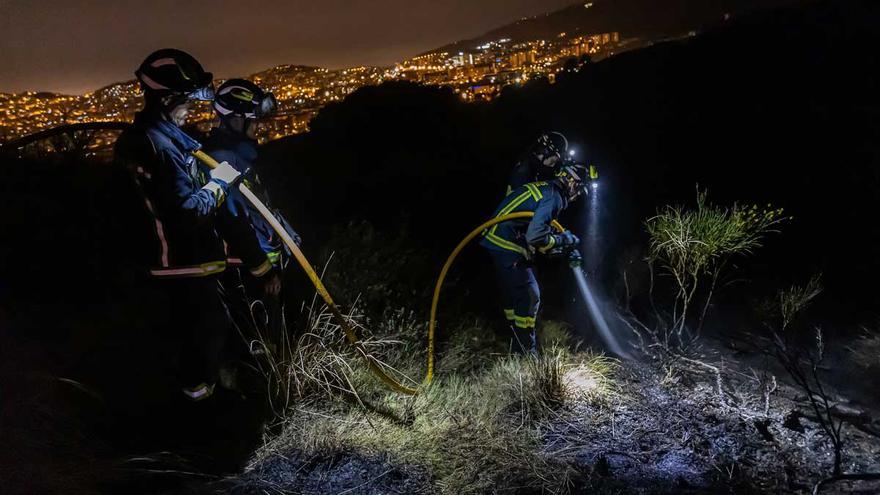 The residents of Canyelles and Roquetes mourn their scorched mountain