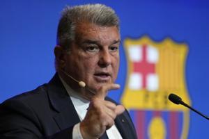 Grups de socis del Barça exigeixen denunciar tots els implicats del cas Negreira