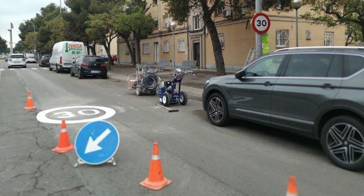 Una de las vías de Sabadell en las que se está aplicando la nueva señalización Una de las vías de Sabadell en las que se está aplicando la nueva señalización