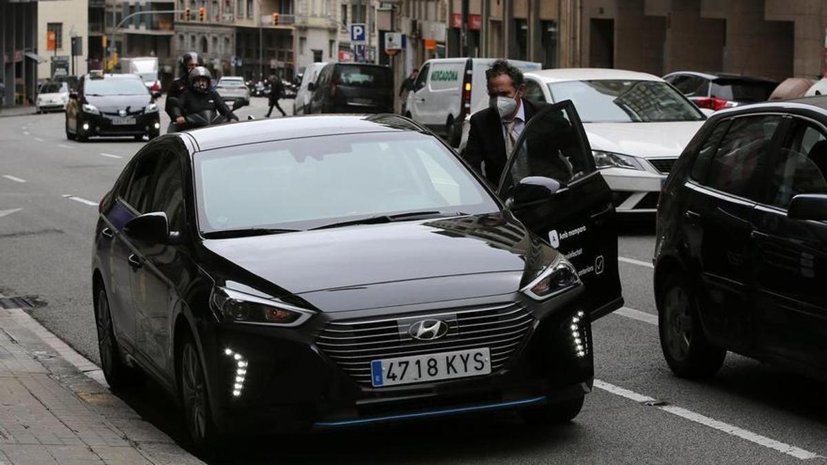 Uber pagará una tarifa mínima de 7,6 euros a sus conductores en Francia