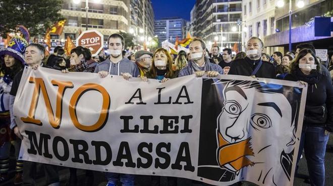 Manifestación en contra de la ’ley mordaza’ en Valencia.