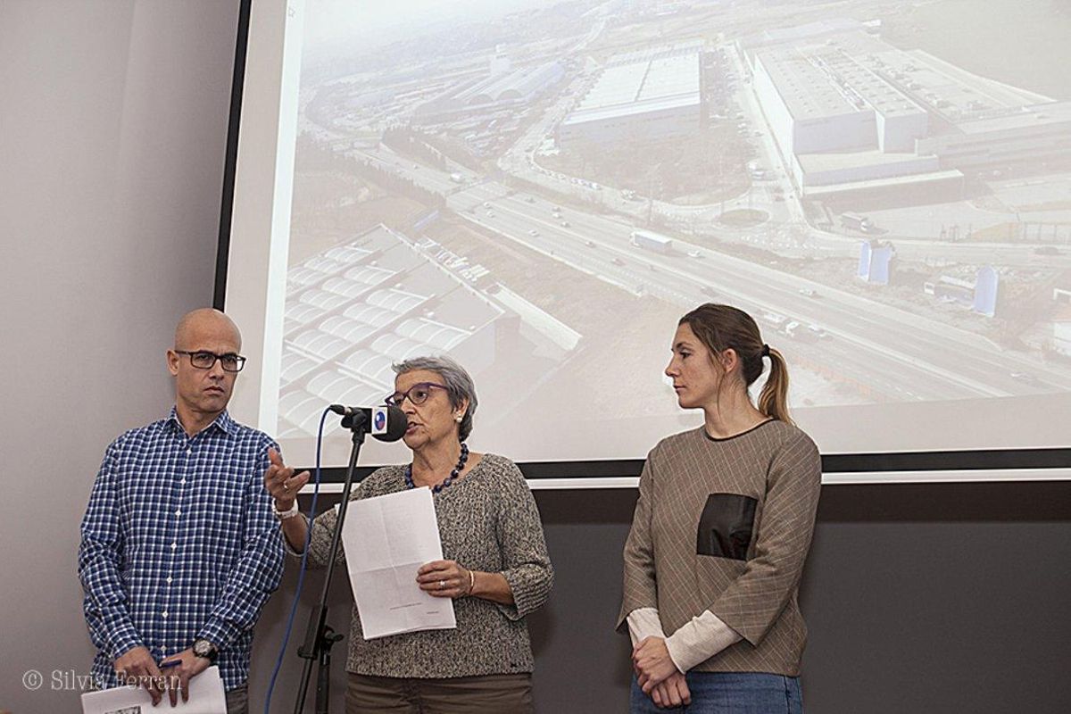 Rueda de prensa para explicar con detalle el proyecto de mejora de la carretera C-17 con la concejala de Urbanismo, Rosa Martí. Rueda de prensa para explicar con detalle el proyecto de mejora de la carretera C-17 con la concejala de Urbanismo, Rosa Martí.