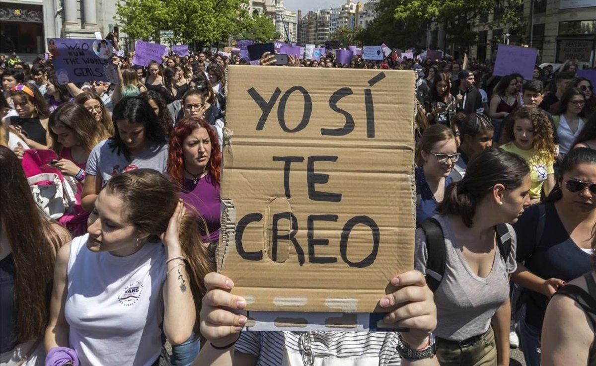 Concentración en Valencia en protesta por la sentencia contra ’la Manada’.