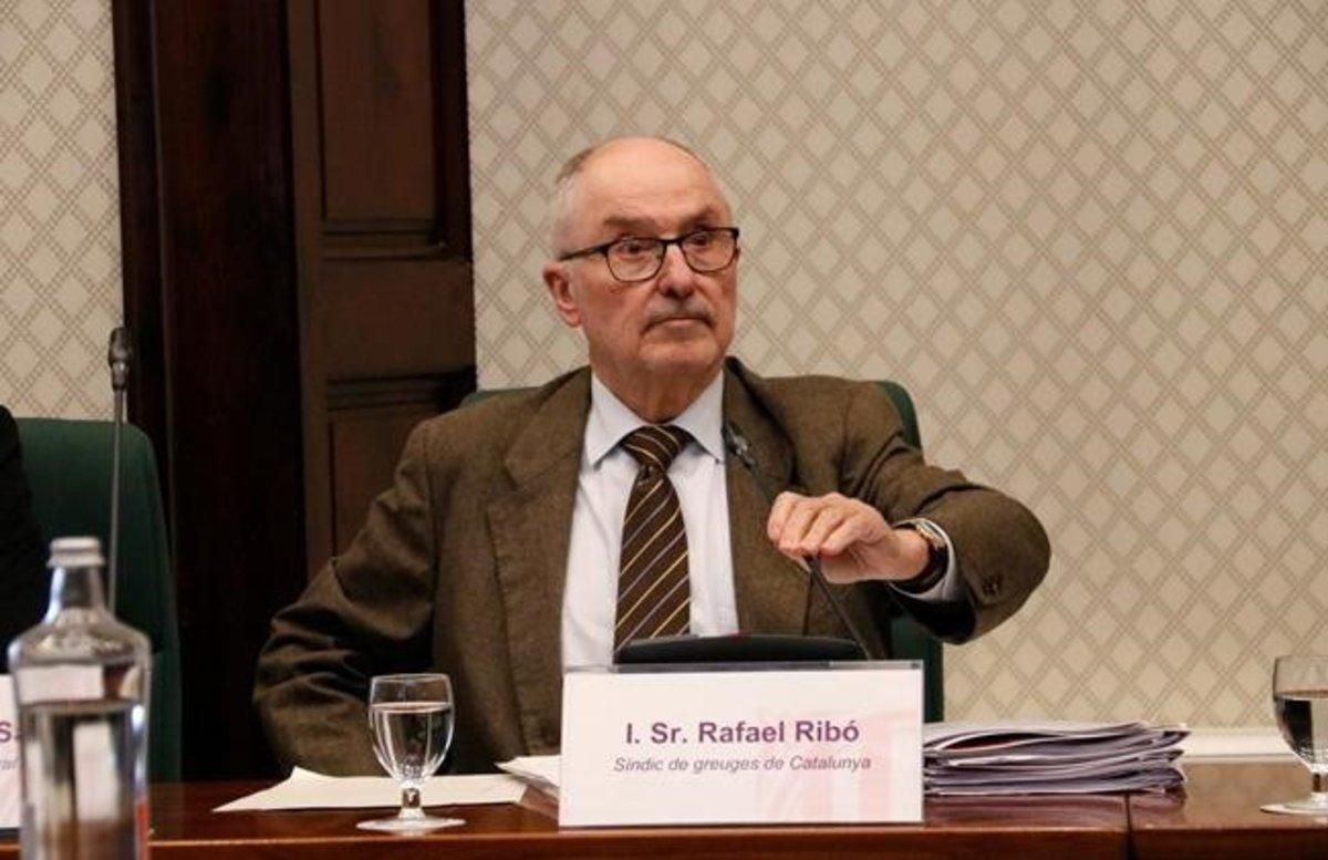 El síndic proposa al Govern estudiar el vot en 'urna mòbil' per a les eleccions El síndic proposa al Govern estudiar el vot en 'urna mòbil' per a les eleccions