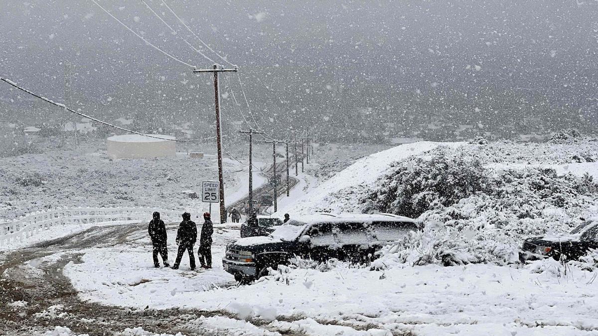 Más de 120.000 californianos se quedan sin electricidad durante una de las peores nevadas de los últimos años