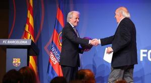 Alfonseda saluda a Asensi en el acto de su relevo al frente de la Agrupació