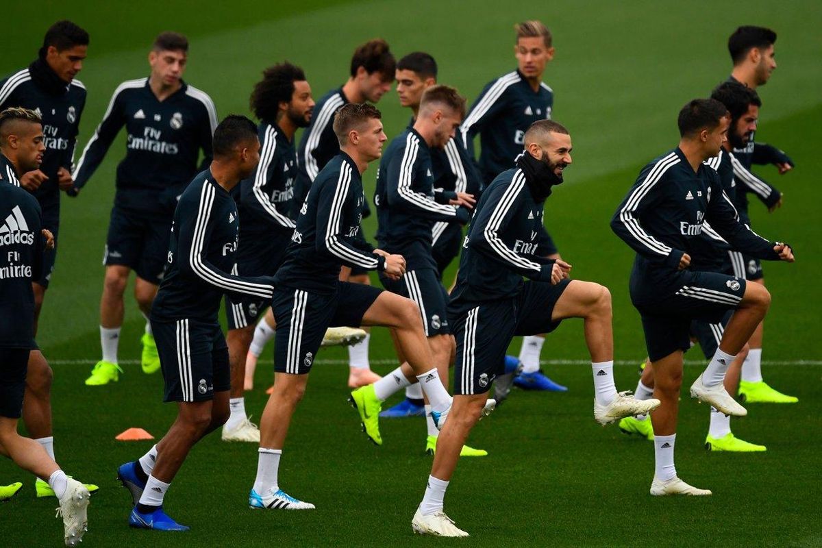 Los jugadores del Real Madrid durante el último entrenamiento antes del clásico. Los jugadores del Real Madrid durante el último entrenamiento antes del clásico.