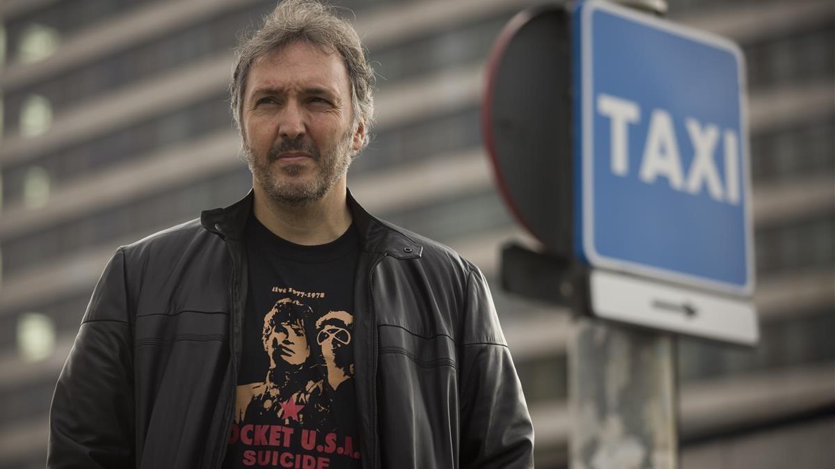 El escritor Carlos Zanón publica ’Taxi’.