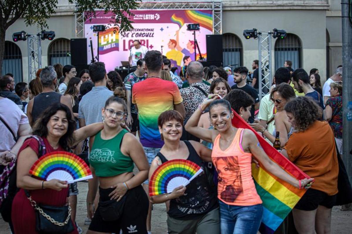 L’Hospitalet reivindica el seu orgull contra les agressions LGTBI-fòbiques en el primer ‘Pride’ de la seva història