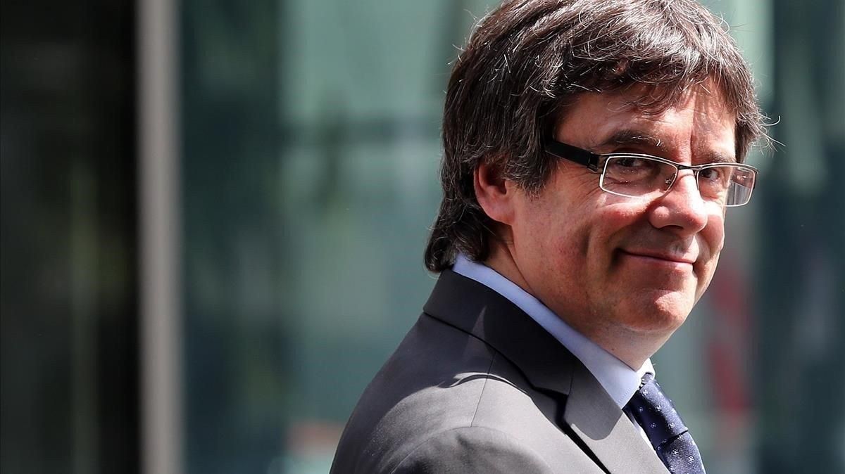 Carles Puigdemont. Carles Puigdemont.