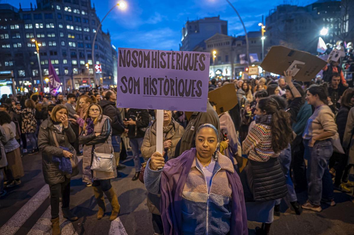 Manifestación del 8M en Barcelona | FOTOS