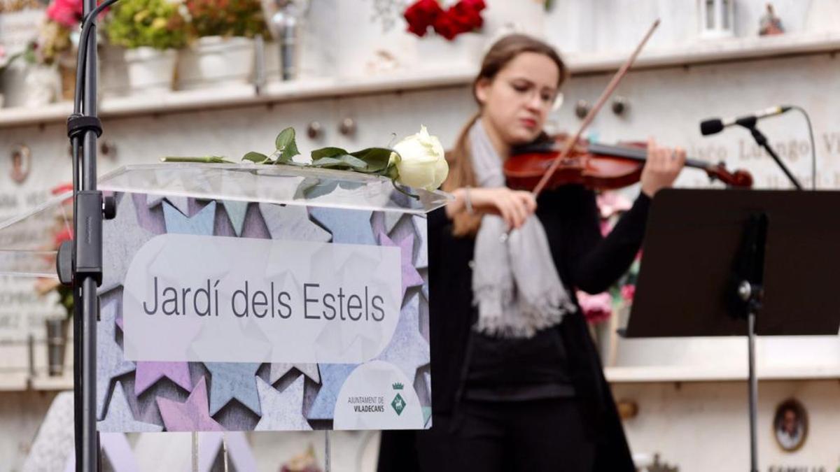 El cementiri de Viladecans crea un espai per recordar els nadons morts El cementiri de Viladecans crea un espai per recordar els nadons morts