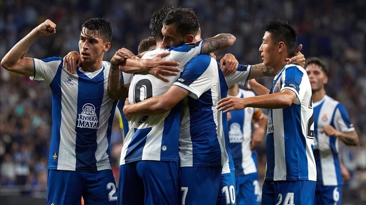 El Espanyol celebra el gol de Borja Iglesias frente al Stjarnan en Cornellà-El Prat. El Espanyol celebra el gol de Borja Iglesias frente al Stjarnan en Cornellà-El Prat.