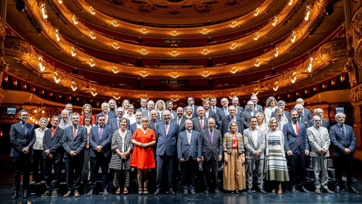 Los patronatos del Gran Teatre del Liceu y del Teatro Real han celebrado un encuentro en Barcelona con los máximos representantes de política cultural. 