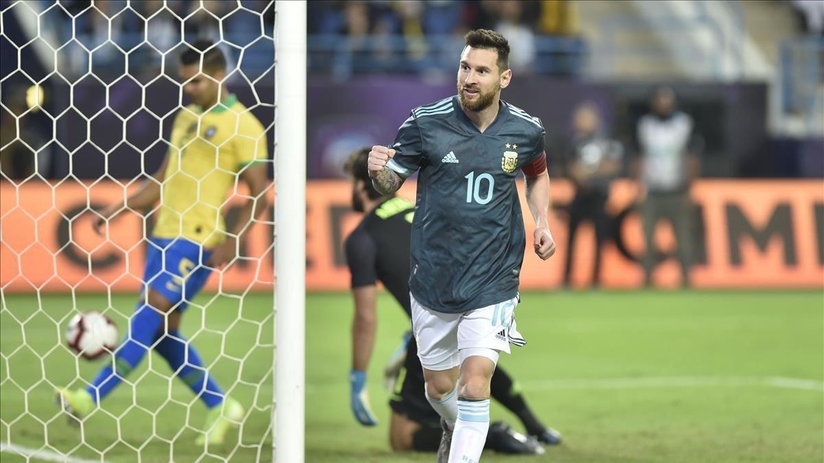 Messi lidera el triomf sobre un Brasil horrible