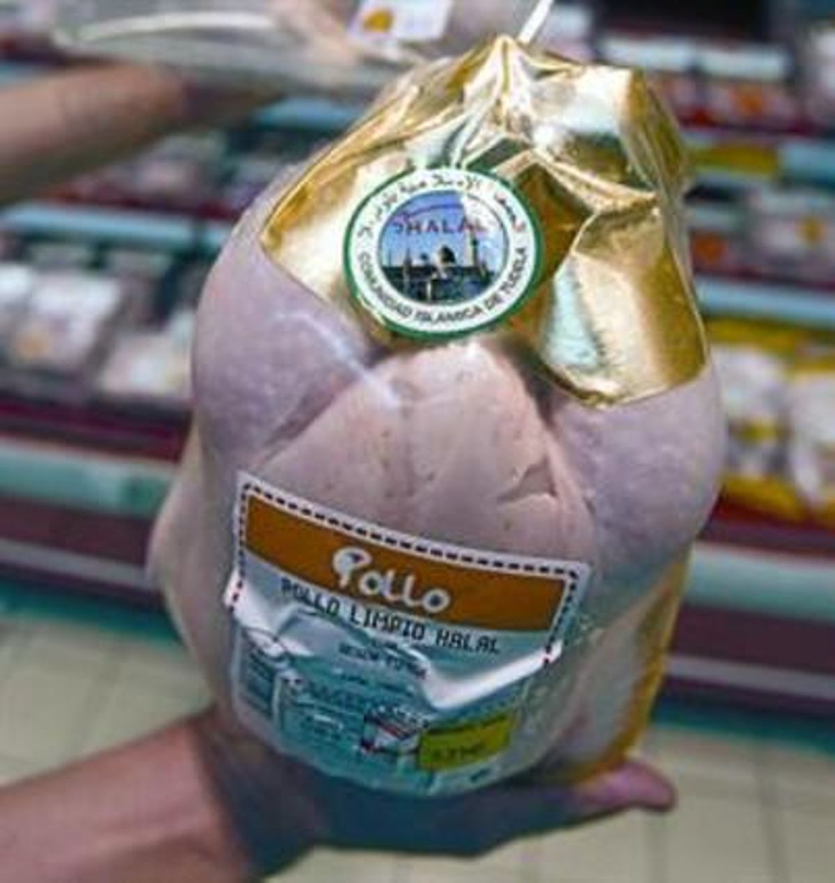 Pollo certificado 8 Un producto ’halal’, en un Eroski de Cornellà. Pollo certificado 8 Un producto ’halal’, en un Eroski de Cornellà.