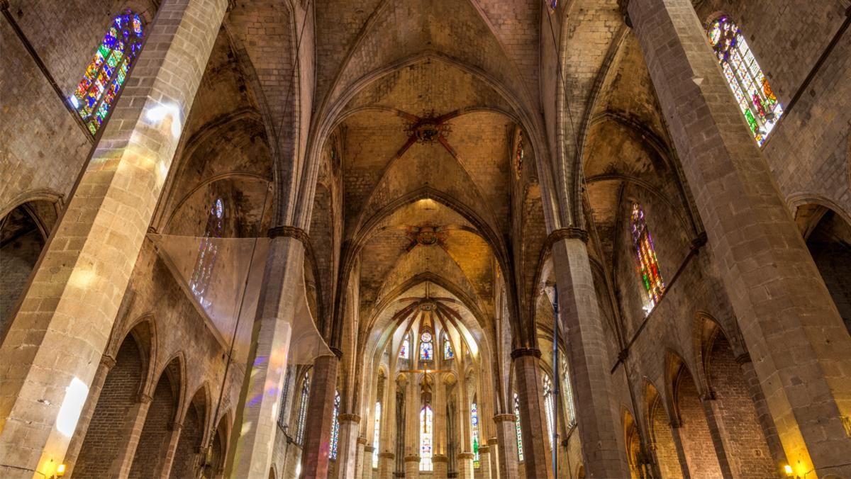 Grandes historias que nos invitan a viajar por Catalunya Grandes historias que nos invitan a viajar por Catalunya