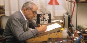El popular dibujante de Bruguera Josep Escobar, en su estudio, en una imagen de archivo. 
