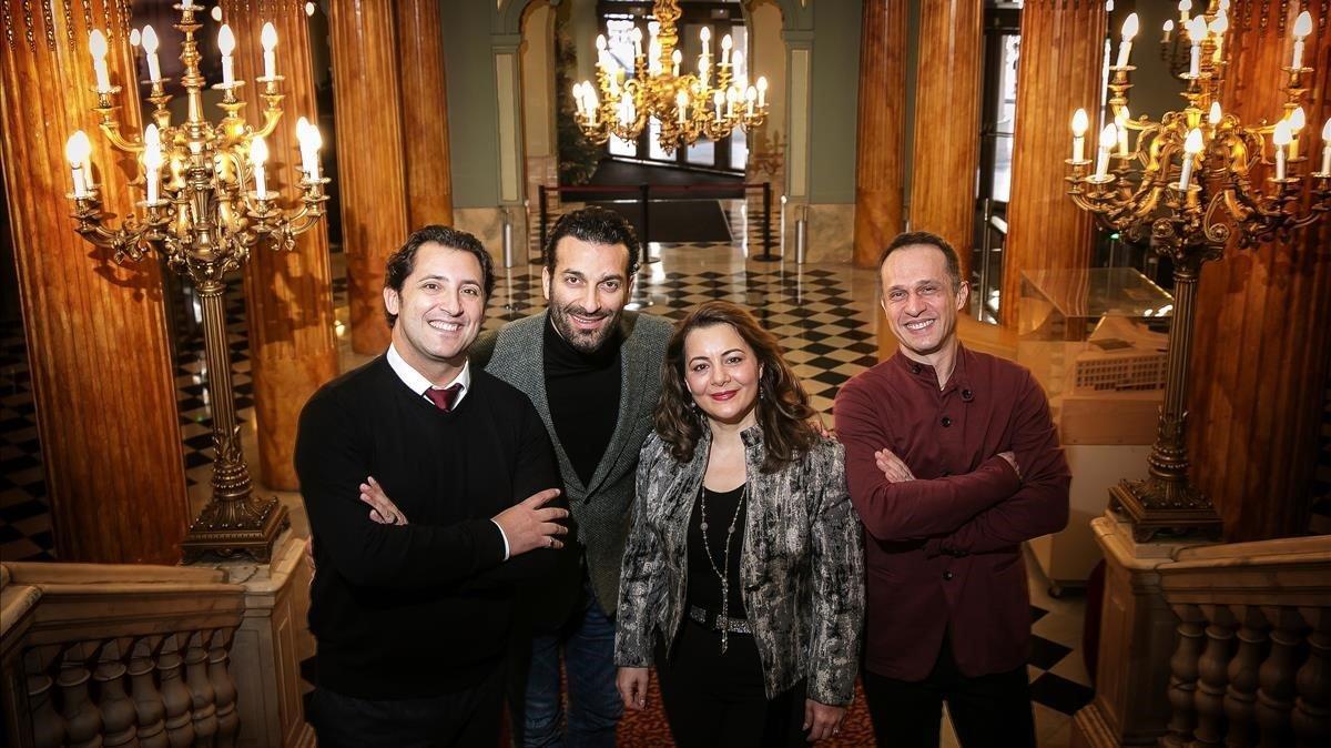De izquierda a derecha, los cantantes Jorde de León, Rame Lahaj, Lianna Haroutounian y el director Giampaolo Bisanti, en el Liceu, donde interpretarán ’Madama Butterfly’. 