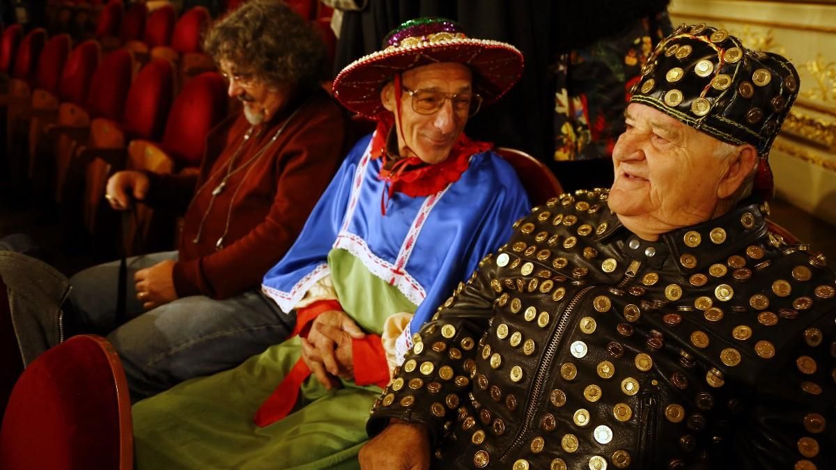 Público de otros años en el sorteo de la Lotería de Navidad Público de otros años en el sorteo de la Lotería de Navidad