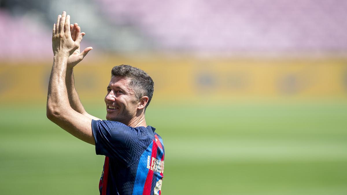 Los aficionados confían en Lewandowski para recuperar los goles de Messi y Suárez