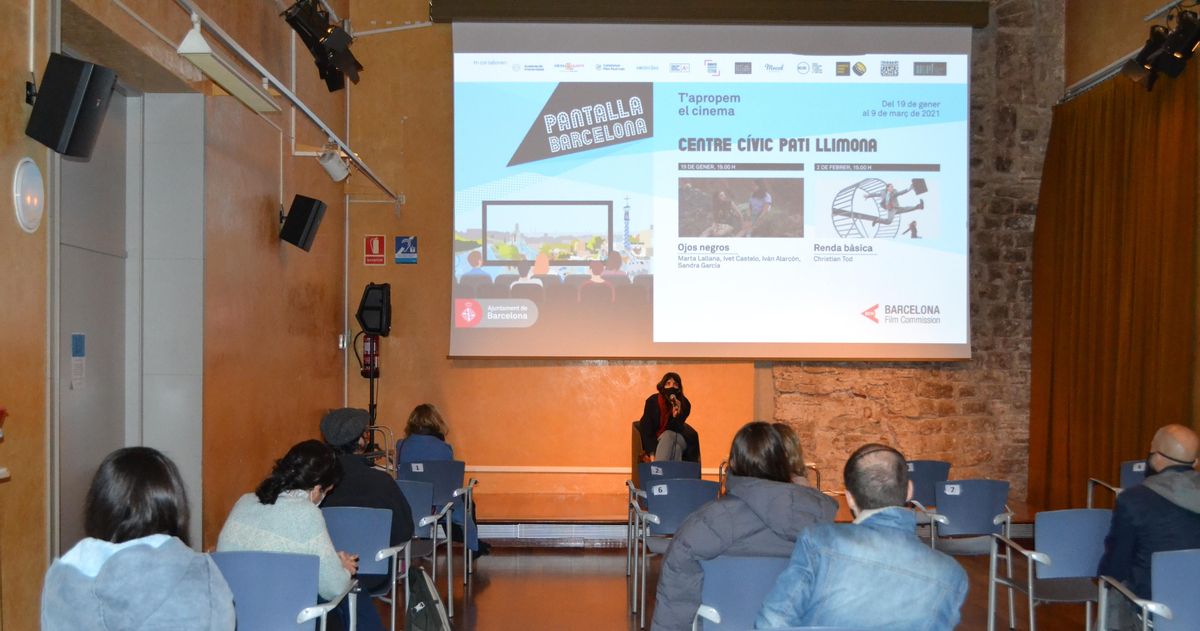 Presentación de un filme del ciclo, la semana pasada en el Centre Cívic Pati Llimona. Presentación de un filme del ciclo, la semana pasada en el Centre Cívic Pati Llimona.